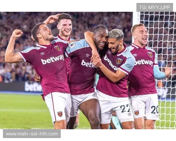 西汉姆联2-3惜败维拉，安东尼奥头球梅开二度难救主