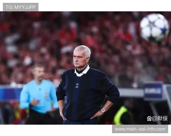 本菲卡2-0斩落那不勒斯，穆帅里程碑战告捷