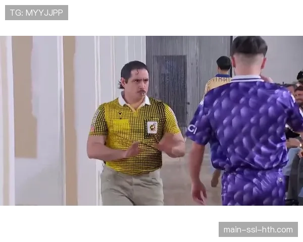 西甲复古比赛日采用专为活动设计的官方用球，强化整体怀旧氛围